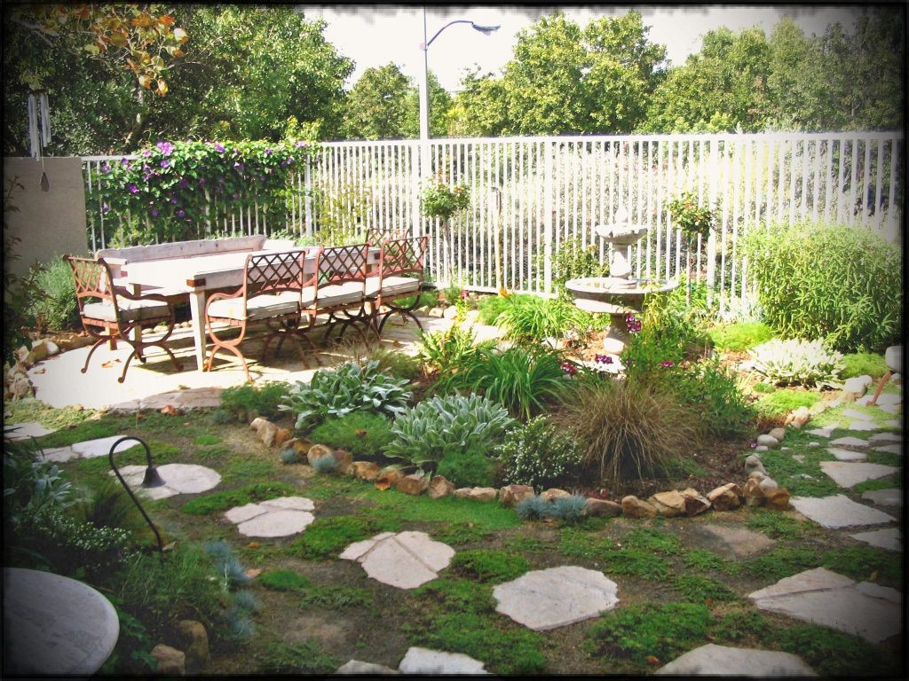 Backyard Farming Ideas
 Landscaping Garden Design Ideas for a Small Yard Ruthie