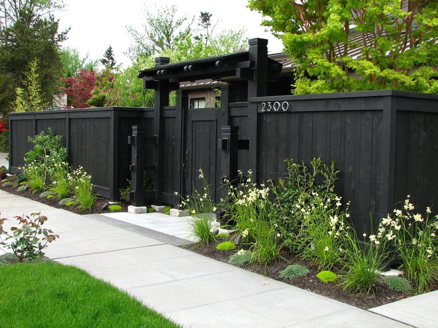 Backyard Fence Door
 Front Yard Fence Ideas Landscaping Network