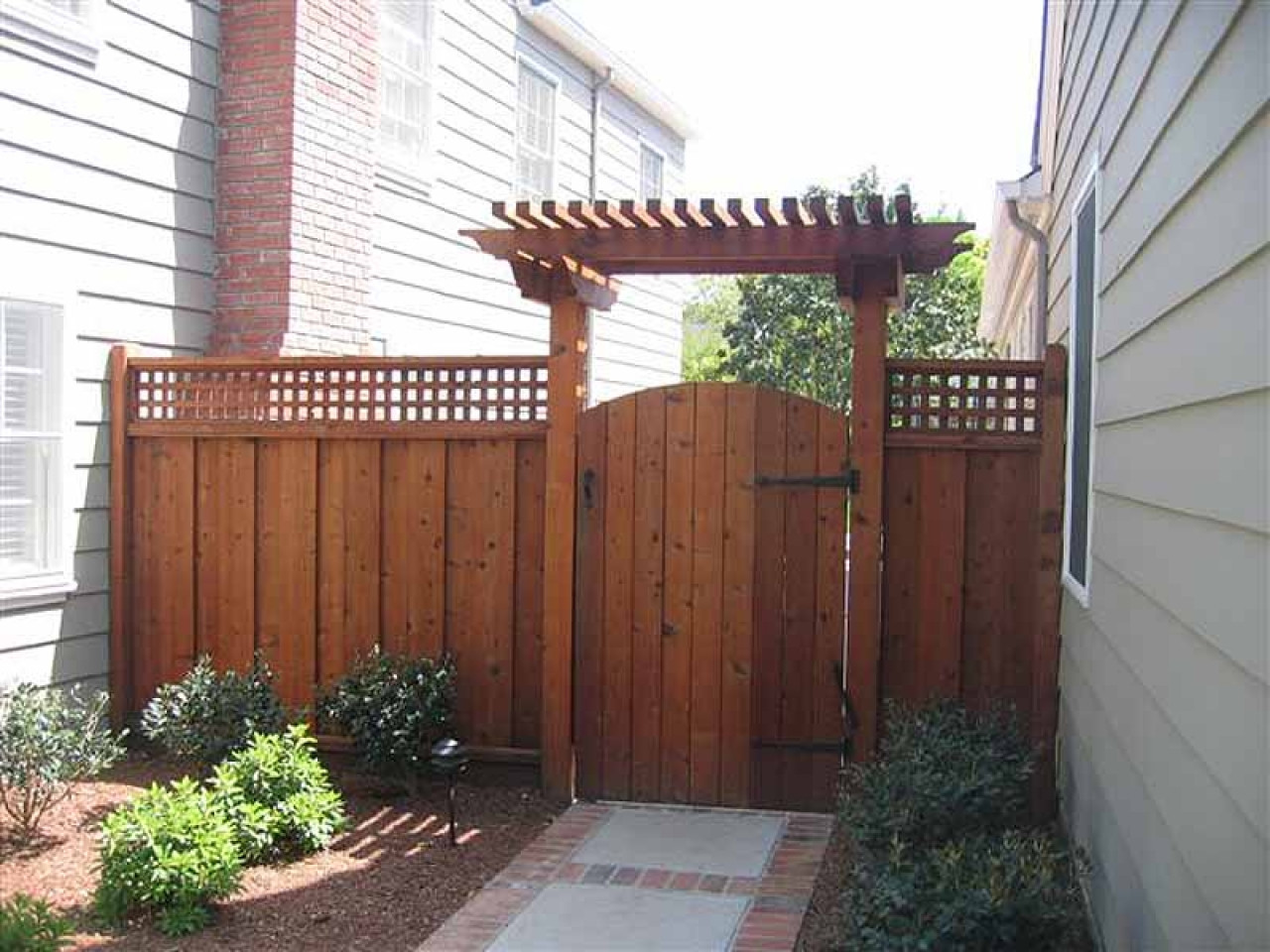Backyard Fence Door
 Pergola and lattice fence garden door gate with arch