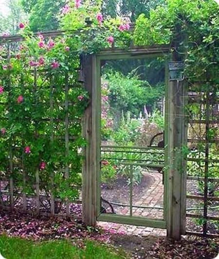 Backyard Fence Door
 15 Super Easy DIY Garden Fence Ideas You Need To Try