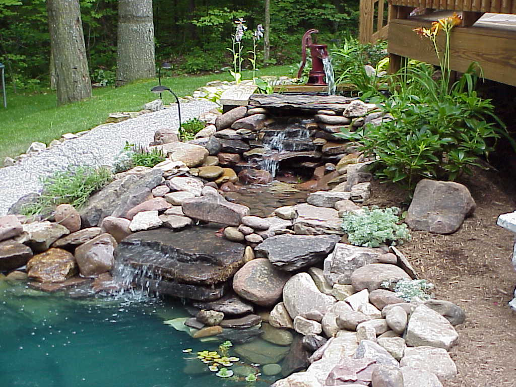 Backyard Water Feature
 Inspirational & Idyllic Garden Water Features Home Highlight