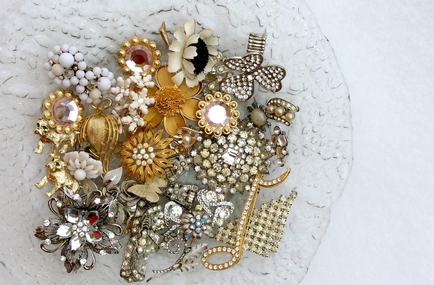 Brooches Diy
 DIY Vintage Brooch Bridal Bouquet Vintage Unscripted