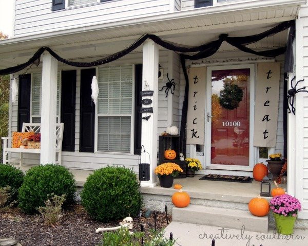 Diy Halloween Porch Decorations
 DIY Halloween Banner and Porch Decorating Ideas
