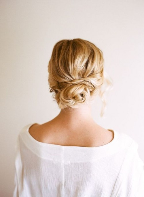 Easy Low Bun Hairstyles
 25 Low Bun Hairstyles That You Can Create Yourself