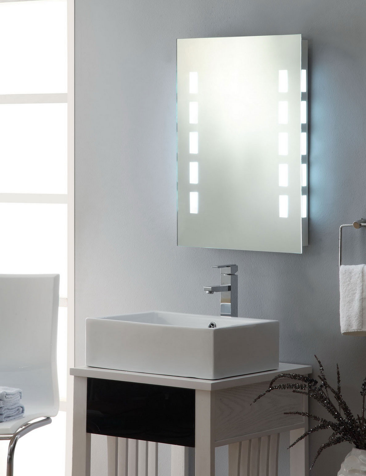 Small Bathroom Mirrors
 Bathroom Mirror Ideas in Varied Bathrooms worth to Try