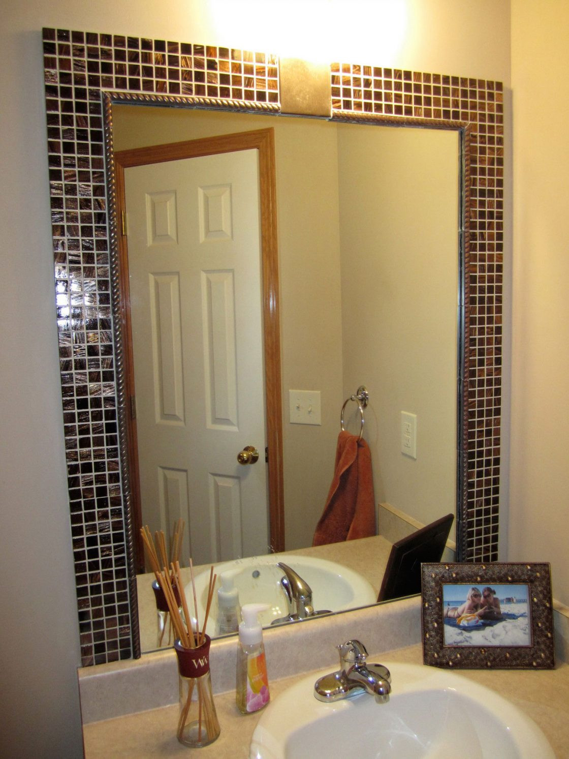 Small Bathroom Mirrors
 Chronos Interiors 5 Ways to Make Your Bathroom Bigger