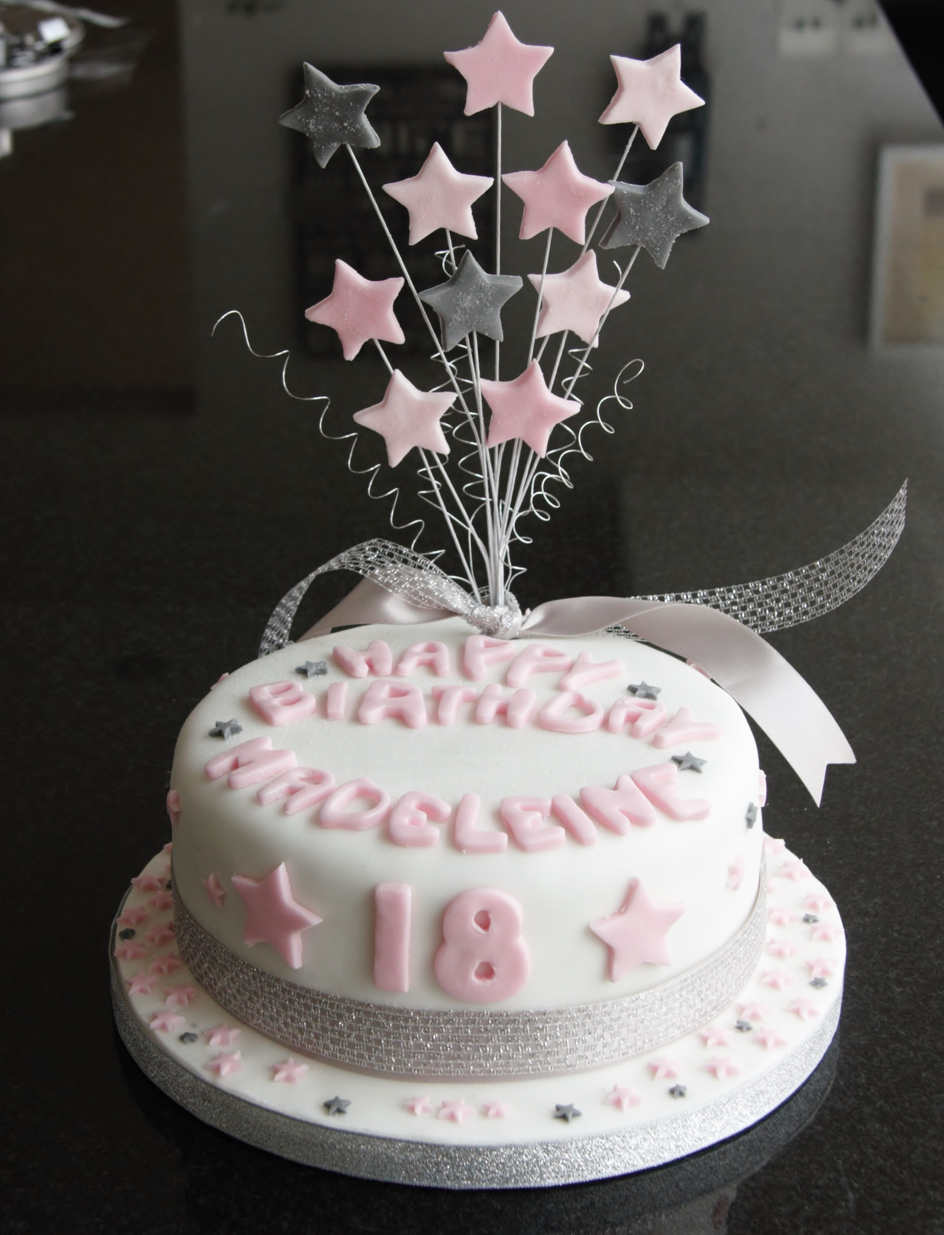 18th Birthday Cake
 18th Birthday Star Cake and Cupcakes – lovinghomemade