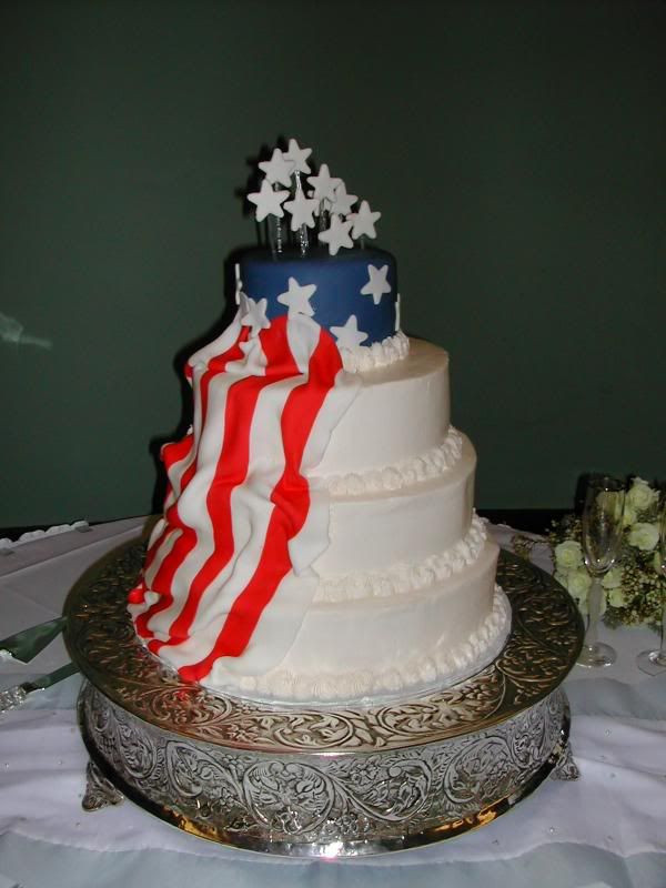 4Th Of July Wedding Cakes
 4th of July wedding cake with seashells instead if stars