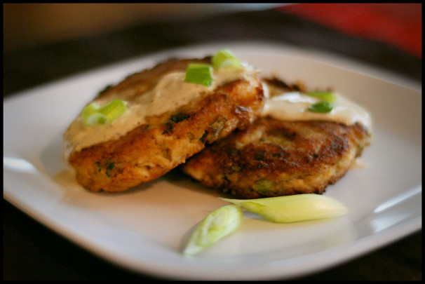 Aioli Sauce For Crab Cakes
 Crab Cakes With Lemon Garlic Aioli Sauce Recipe Food