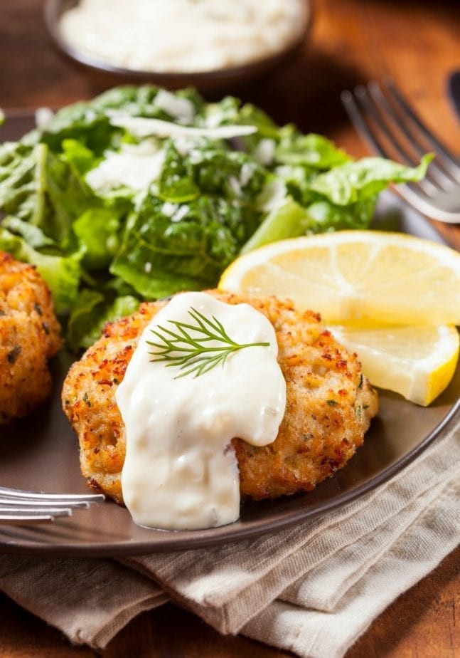 Aioli Sauce For Crab Cakes
 Easy Homemade Crab Cakes With Lemon Garlic Aioli