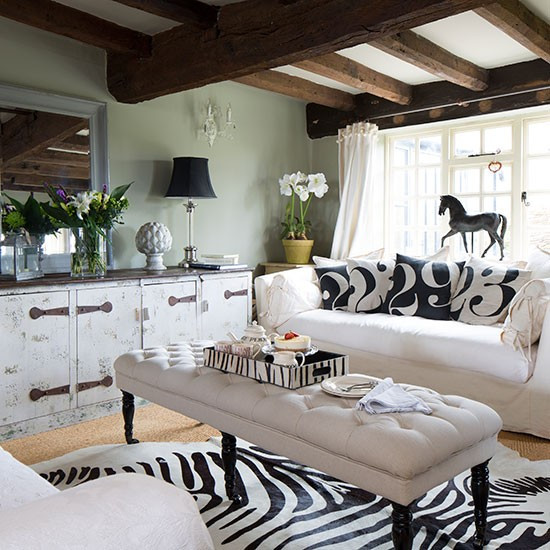 Animal Print Living Room Decor
 Decorating with animal prints Decorating