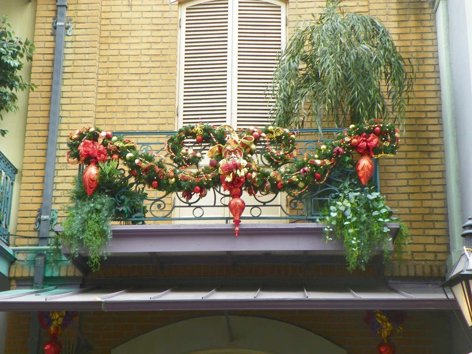 Apartment Balcony Christmas Decorating Ideas
 Pixie Pranks and Disney Fun Disneyland s New Orleans