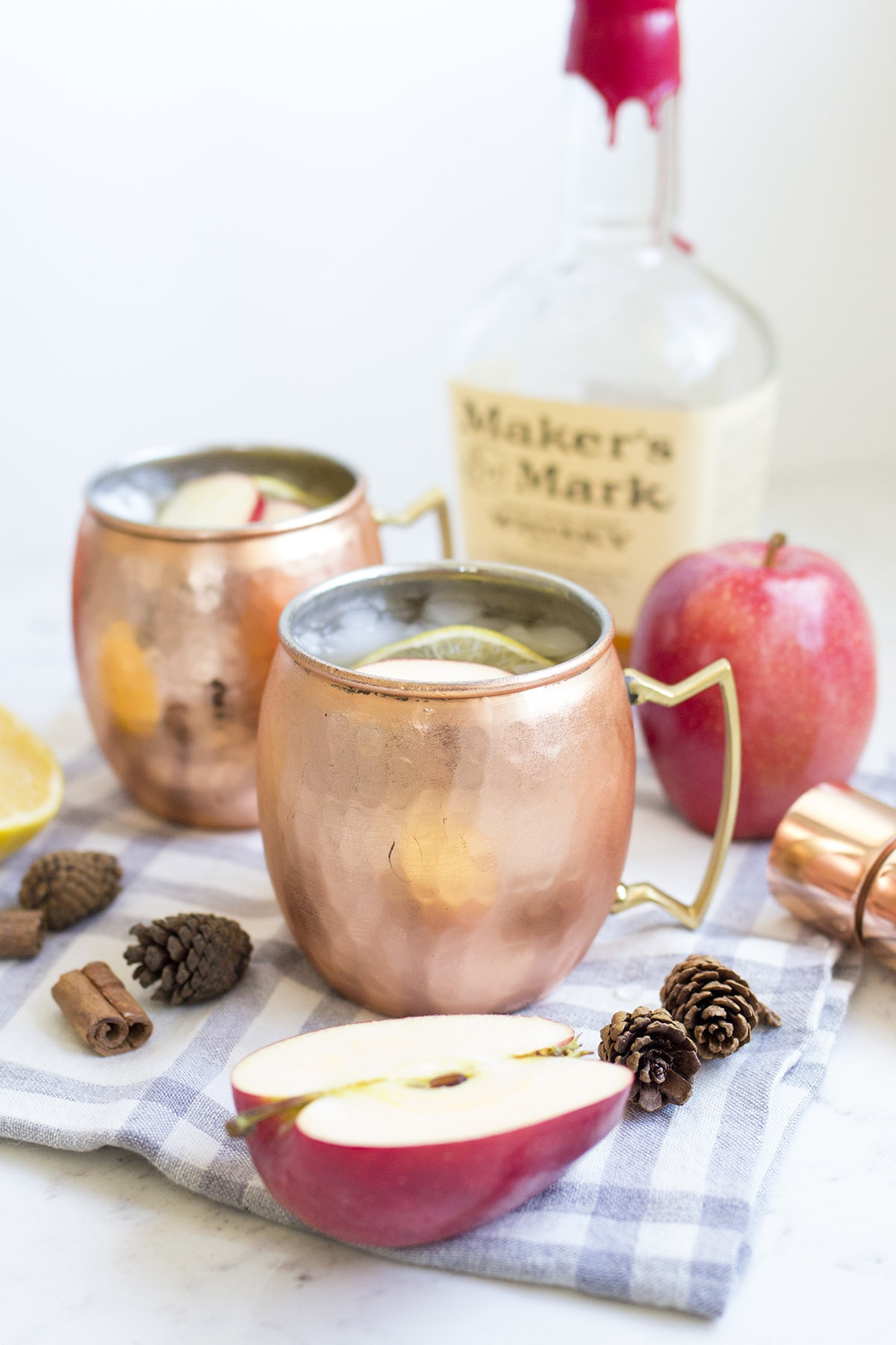 Apple Cider Cocktail Recipes
 Bourbon Maple Apple Cider • Freutcake