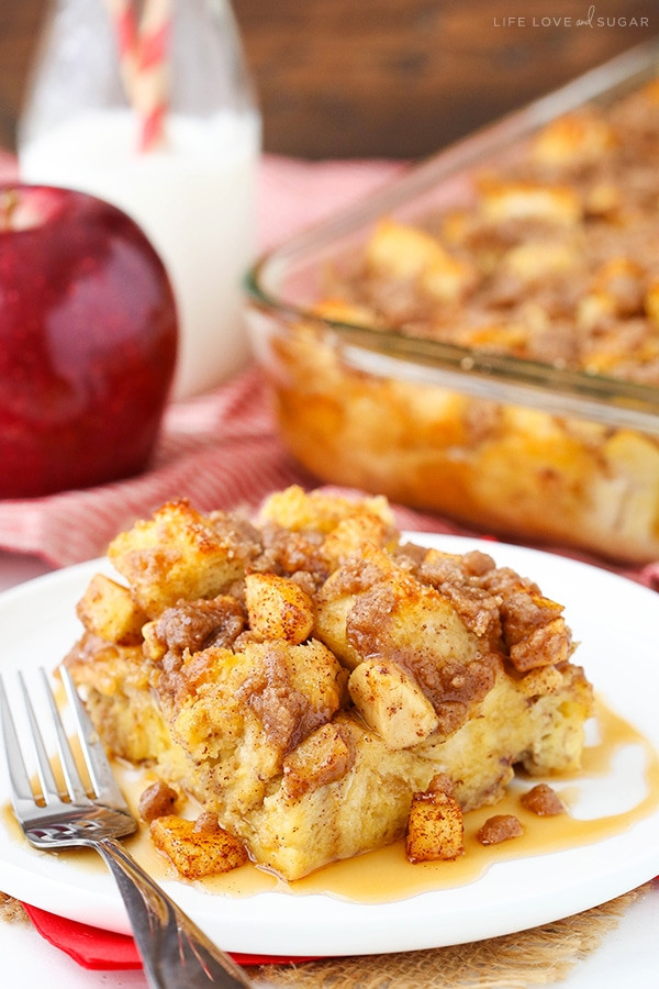 Apple French Toast Bake
 Overnight Cinnamon Apple Baked French Toast Casserole