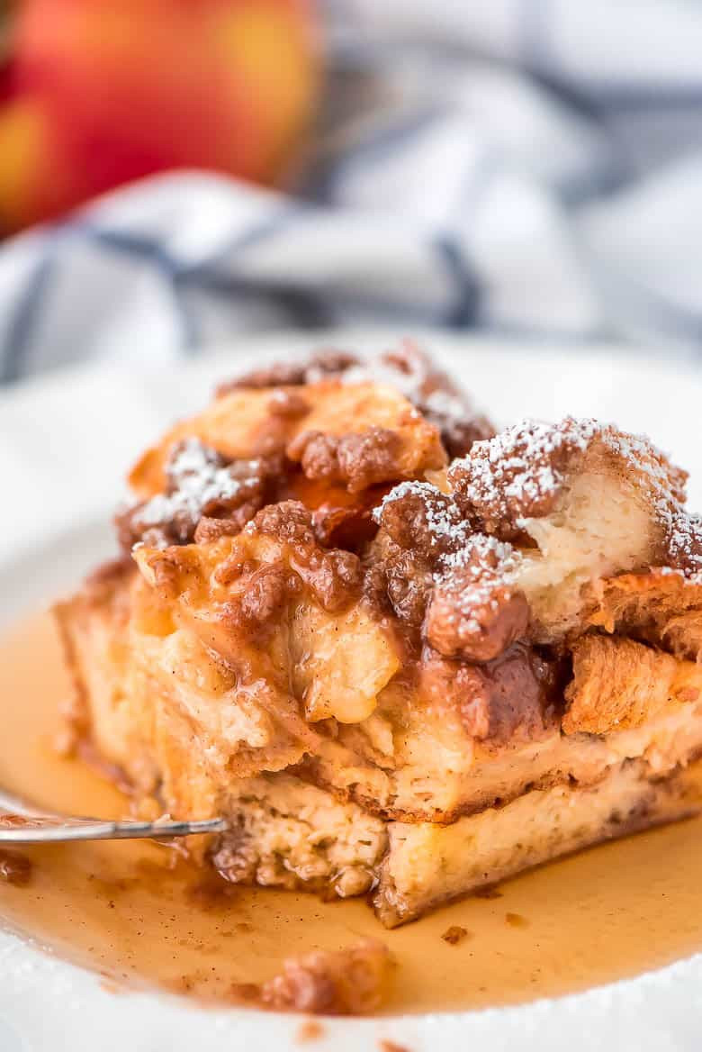 Apple French Toast Bake
 Overnight Cinnamon Apple French Toast Casserole