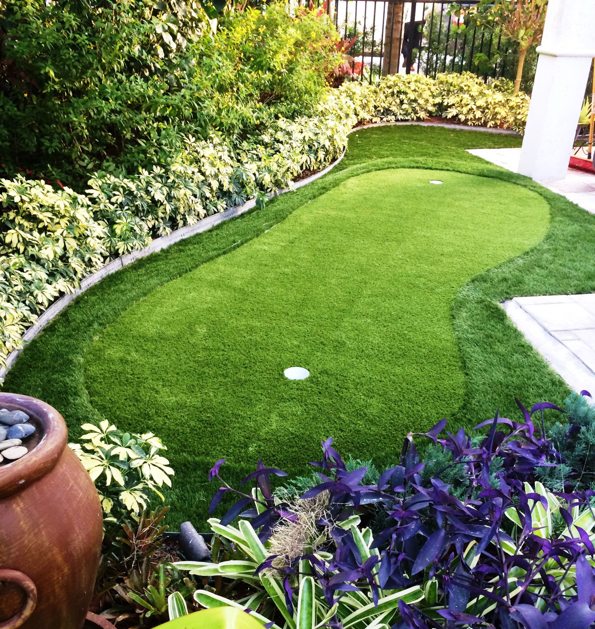 Artificial Putting Green Backyard
 Backyard Landscaping Ideas Time to Go Green Your Home