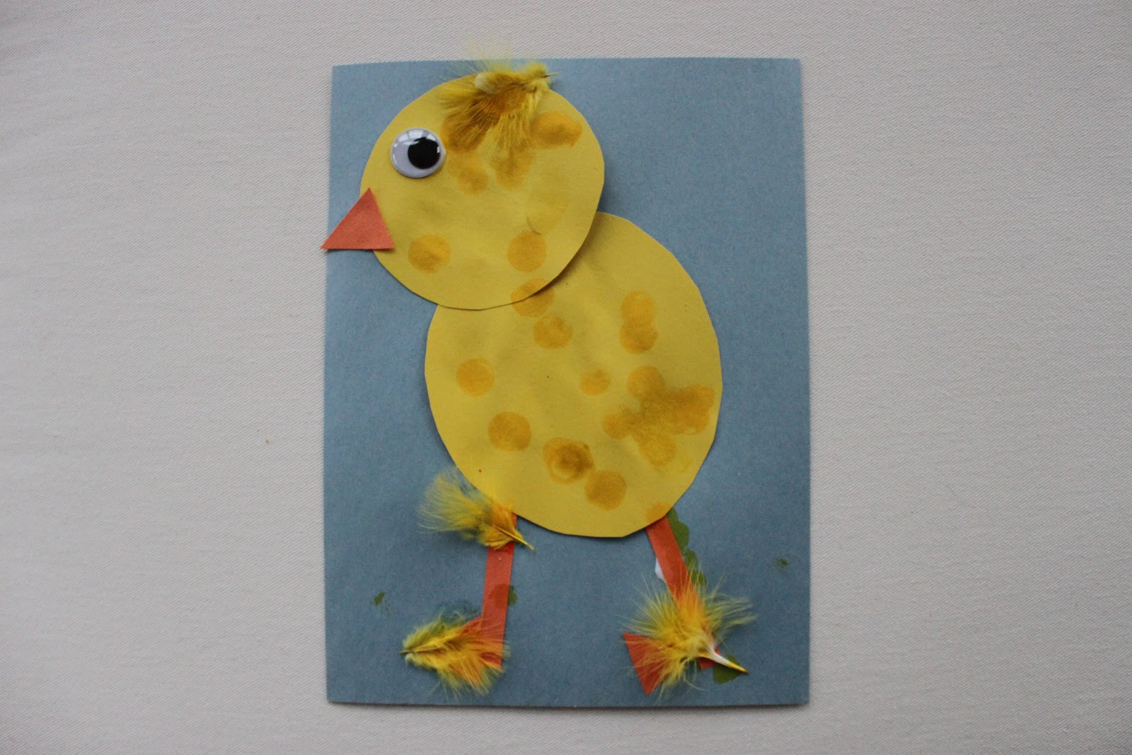 Baby Chick Craft
 Playing House Toddler crafts Week in Review