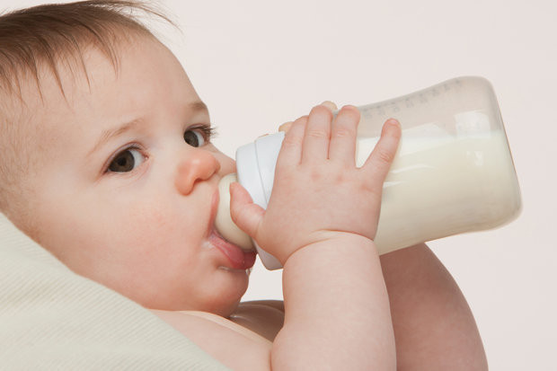 Baby Drinks Vodka
 Mum accidentally mixes two VODKA shots into baby s bottle