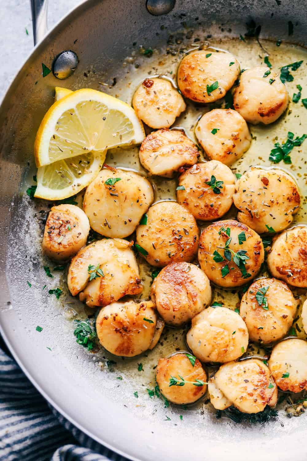 Baby Scallop Recipes
 Garlic Butter Herb Scallops