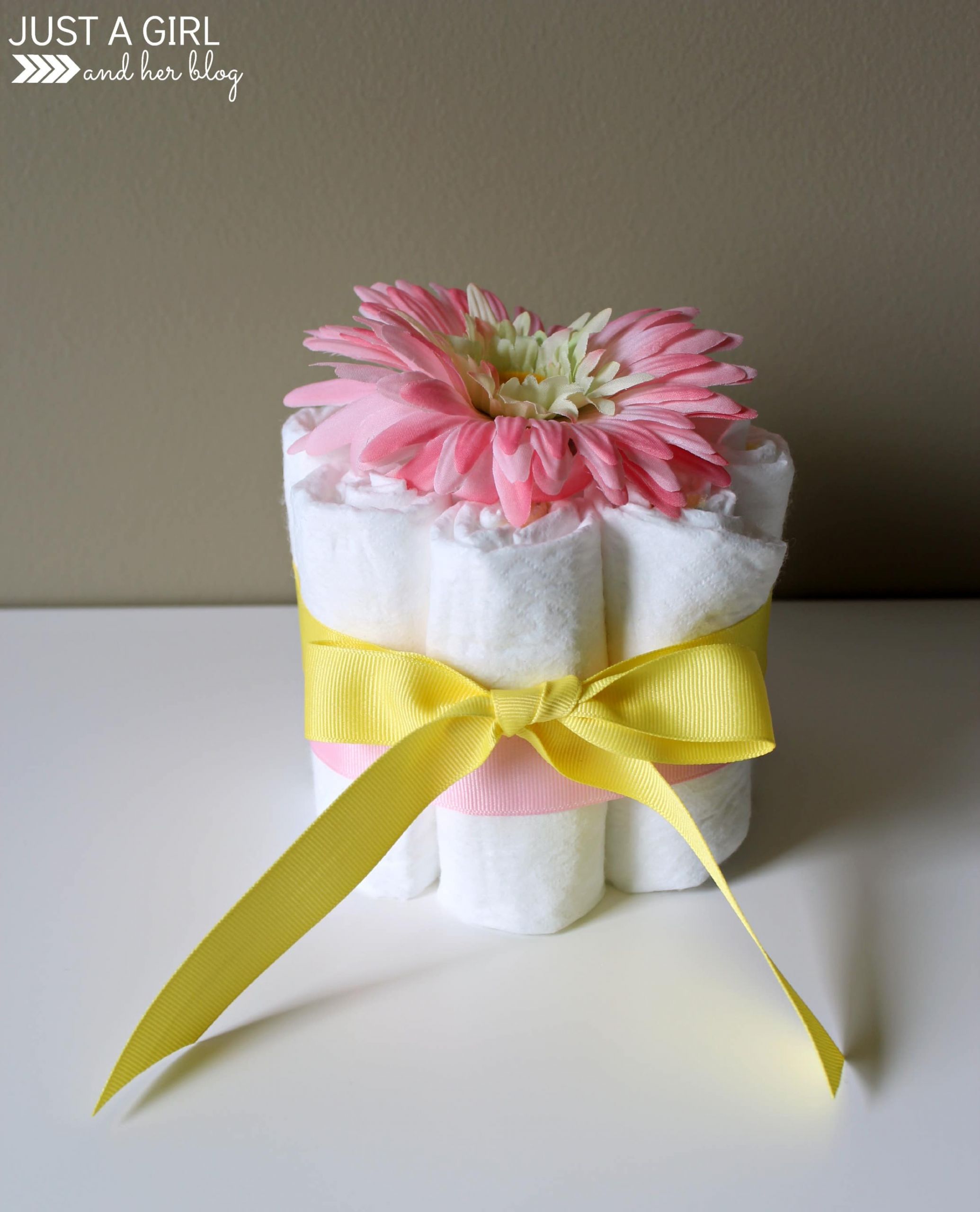 Baby Shower Diy Centerpieces
 Sweet and Simple Baby Shower Centerpieces