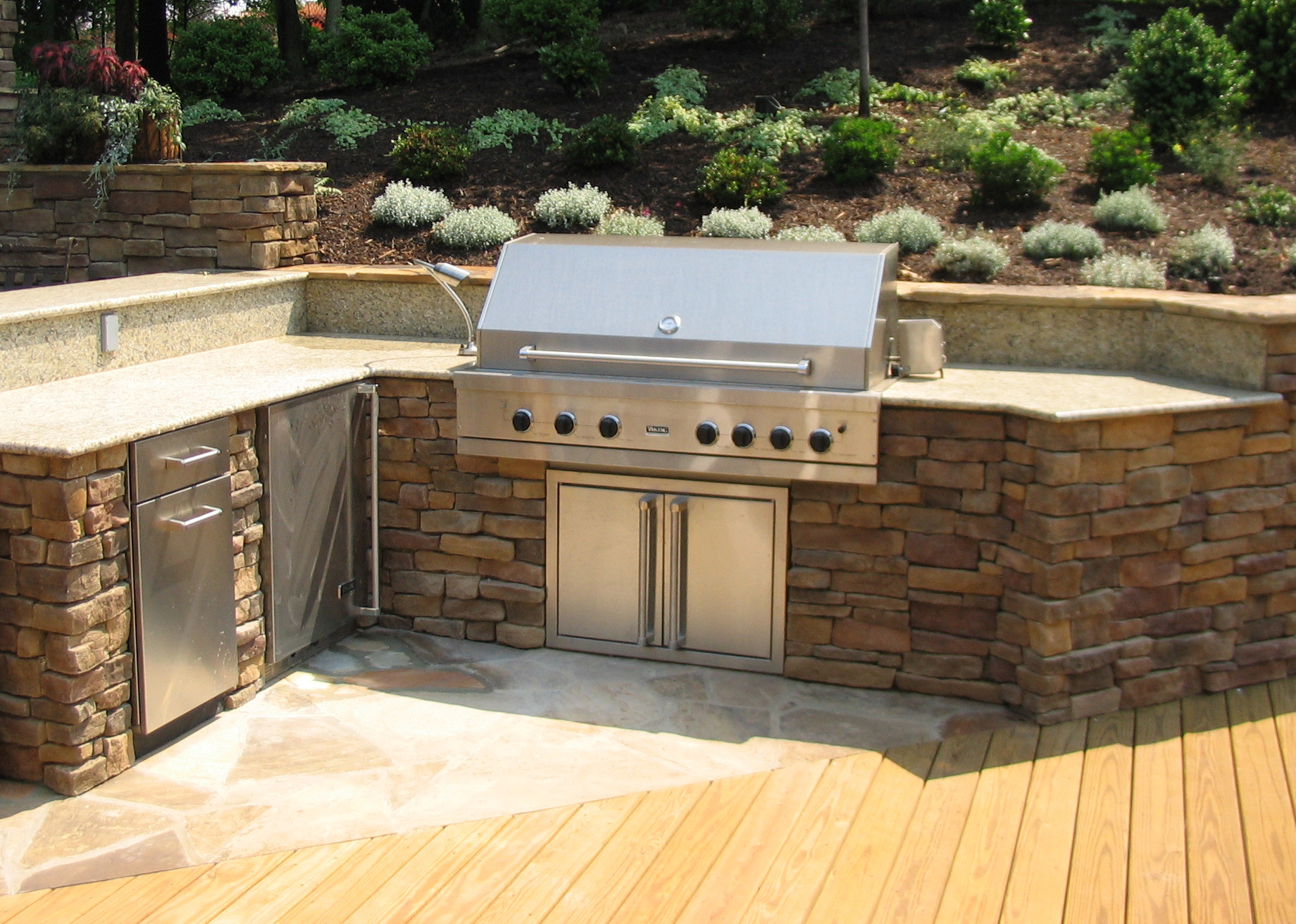 Backyard Barbeque Grills
 Designing an Outdoor Kitchen Revolutionary Gardens