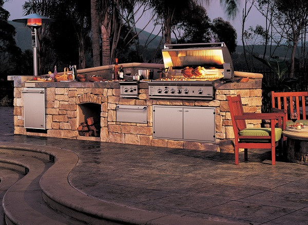 Backyard Barbeque Grills
 Achieving Great Outdoor Barbecue Setups