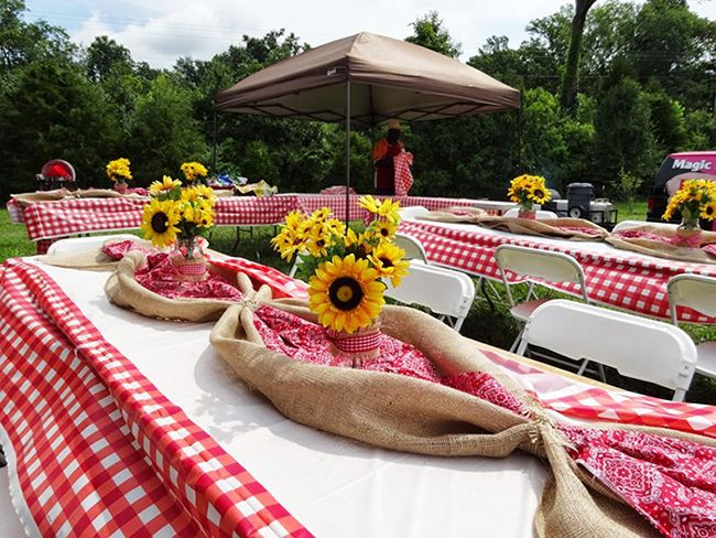 Backyard Bbq Decoration Ideas
 Celebrate dad with a backyard BBQ Party – Mosaik Blog