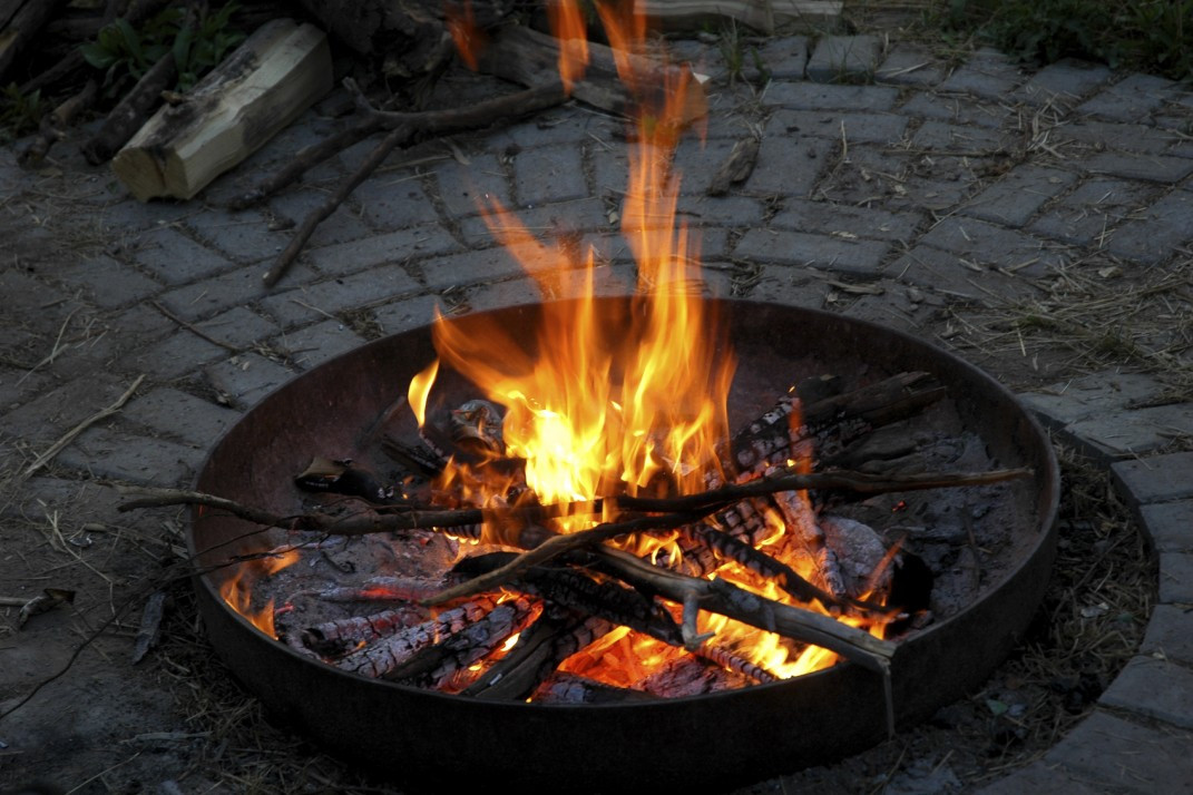 Backyard Camp Fire
 Are backyard fire pits legal in NYC