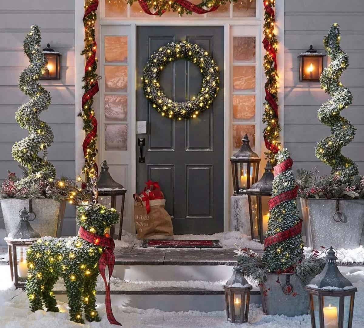 Backyard Christmas Decorations
 28 Wonderful Christmas decorating ideas for magical