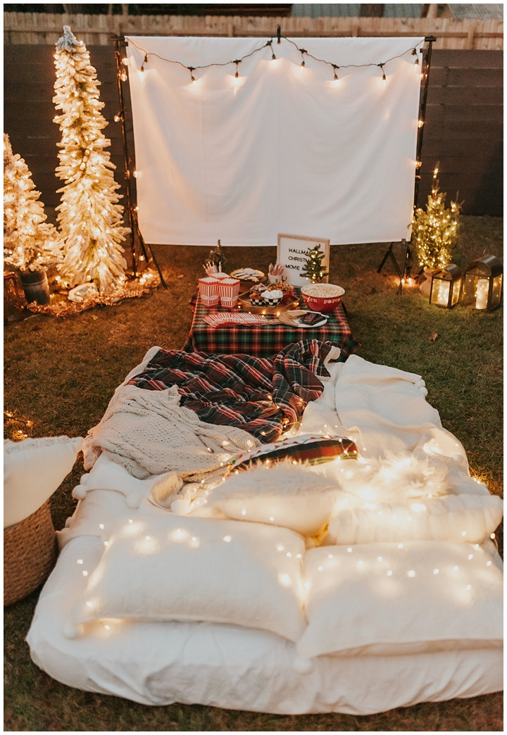 Backyard Christmas Party Ideas
 Cozy Backyard Christmas Movie Party Ideas Haute f The Rack