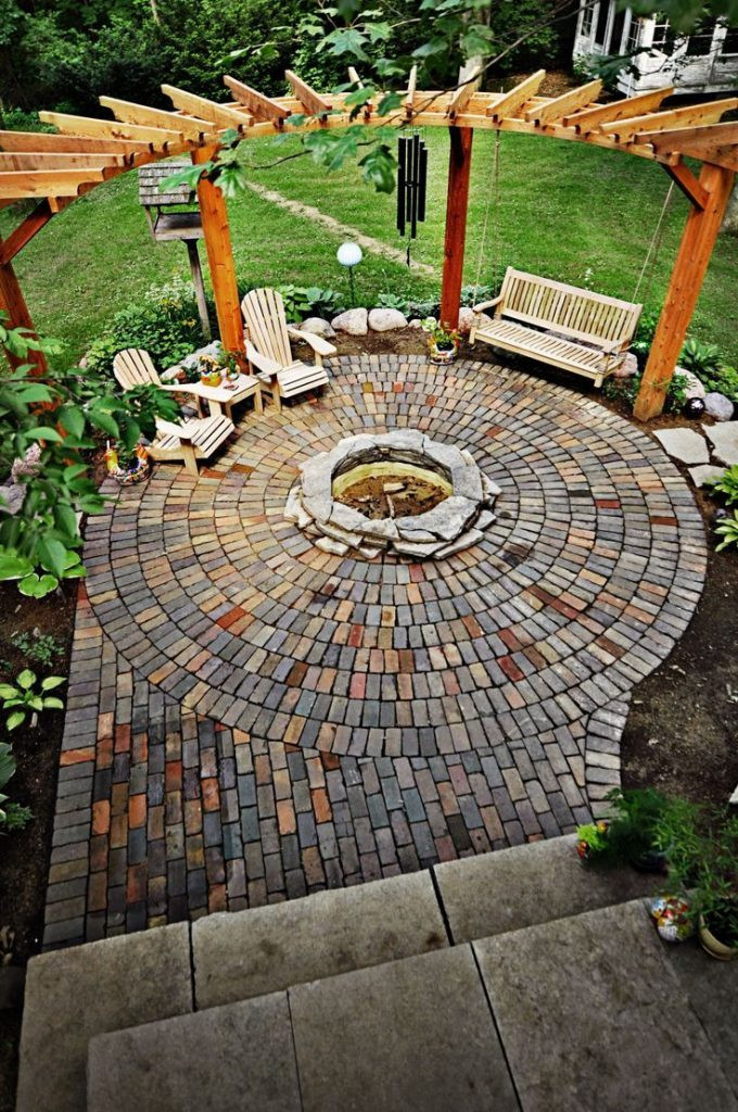 Backyard Deck Pics
 16 Round Patio Designs You Should Not Miss