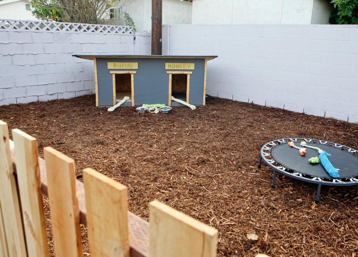 Backyard Dog Runs Ideas
 doggie backyard kennel ideas DIY