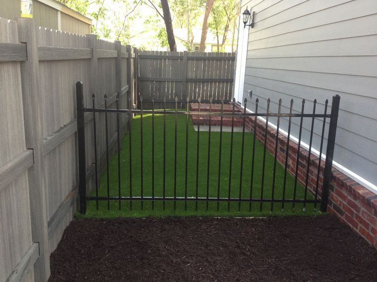 Backyard Dog Runs Ideas
 1000 ideas about Dog Run Yard on Pinterest