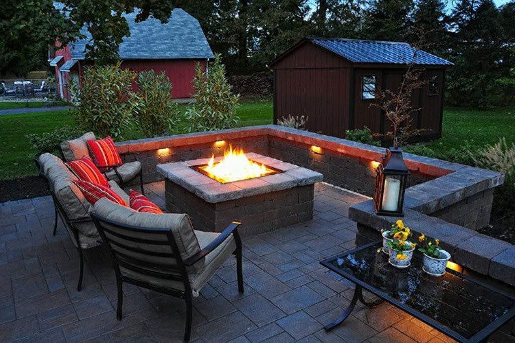 Backyard Fire Pit Area
 How To Build A Square Fire Pit With Pavers – Barbeqa