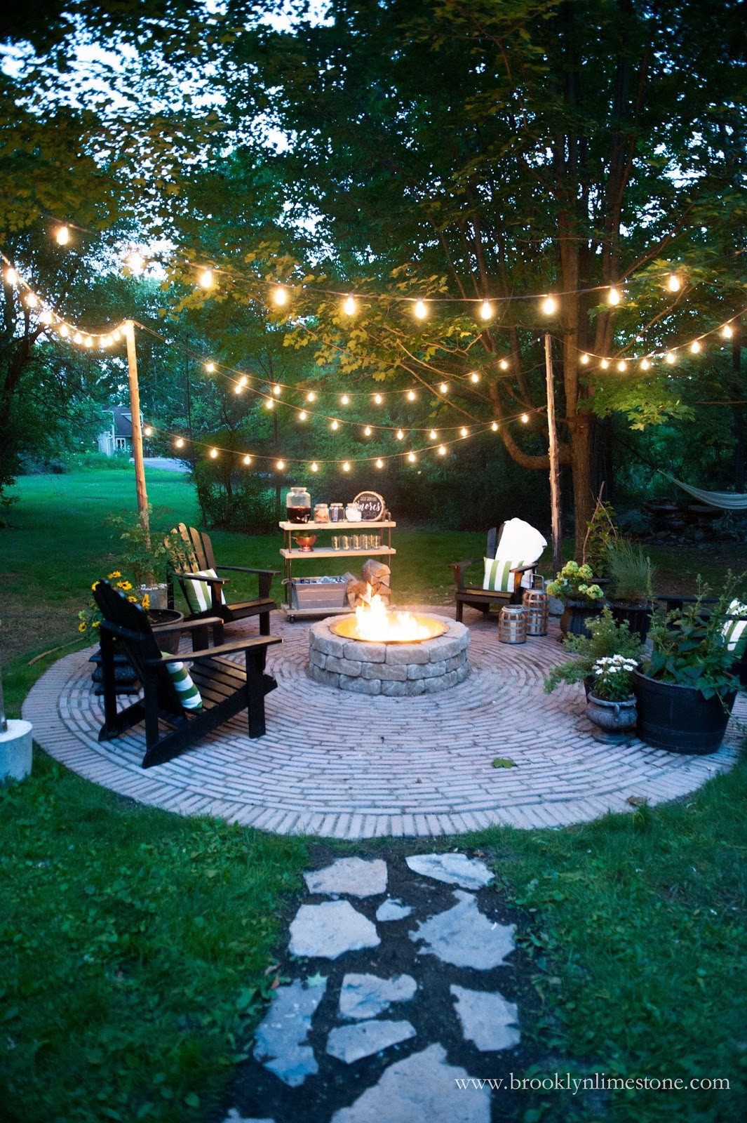 Backyard Fire Pit Area
 Stunning & Inspiring Outdoor Fire Pit Areas