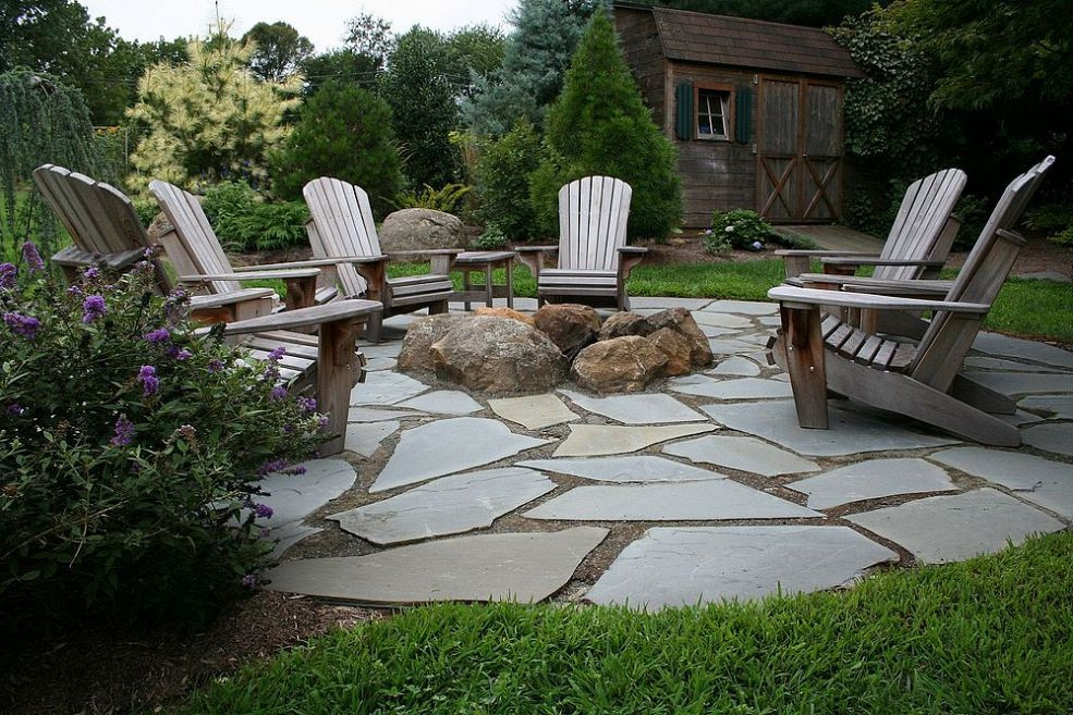 Backyard Fire Pit Area
 9 Ideas That ll Convince You to Add a Fire Pit to Your