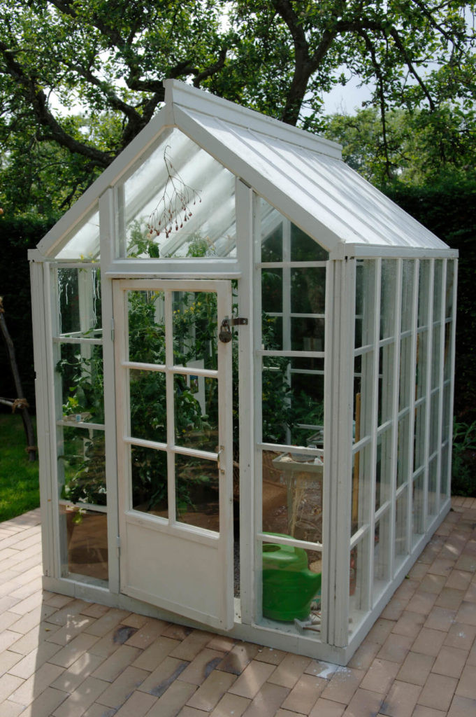 Backyard Greenhouses Kits
 23 Wonderful Backyard Greenhouse Ideas