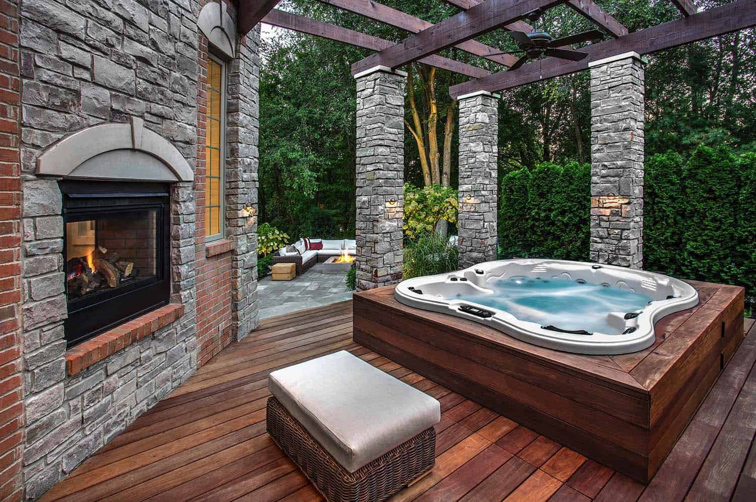 Backyard Hot Tub
 40 Outstanding Hot Tub Ideas To Create A Backyard Oasis