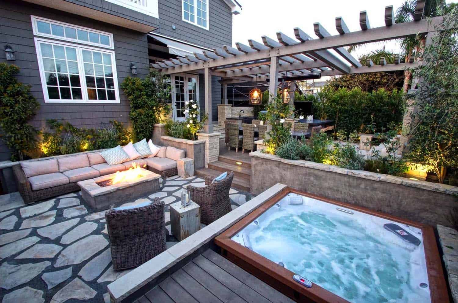 Backyard Hot Tub
 40 Outstanding Hot Tub Ideas To Create A Backyard Oasis