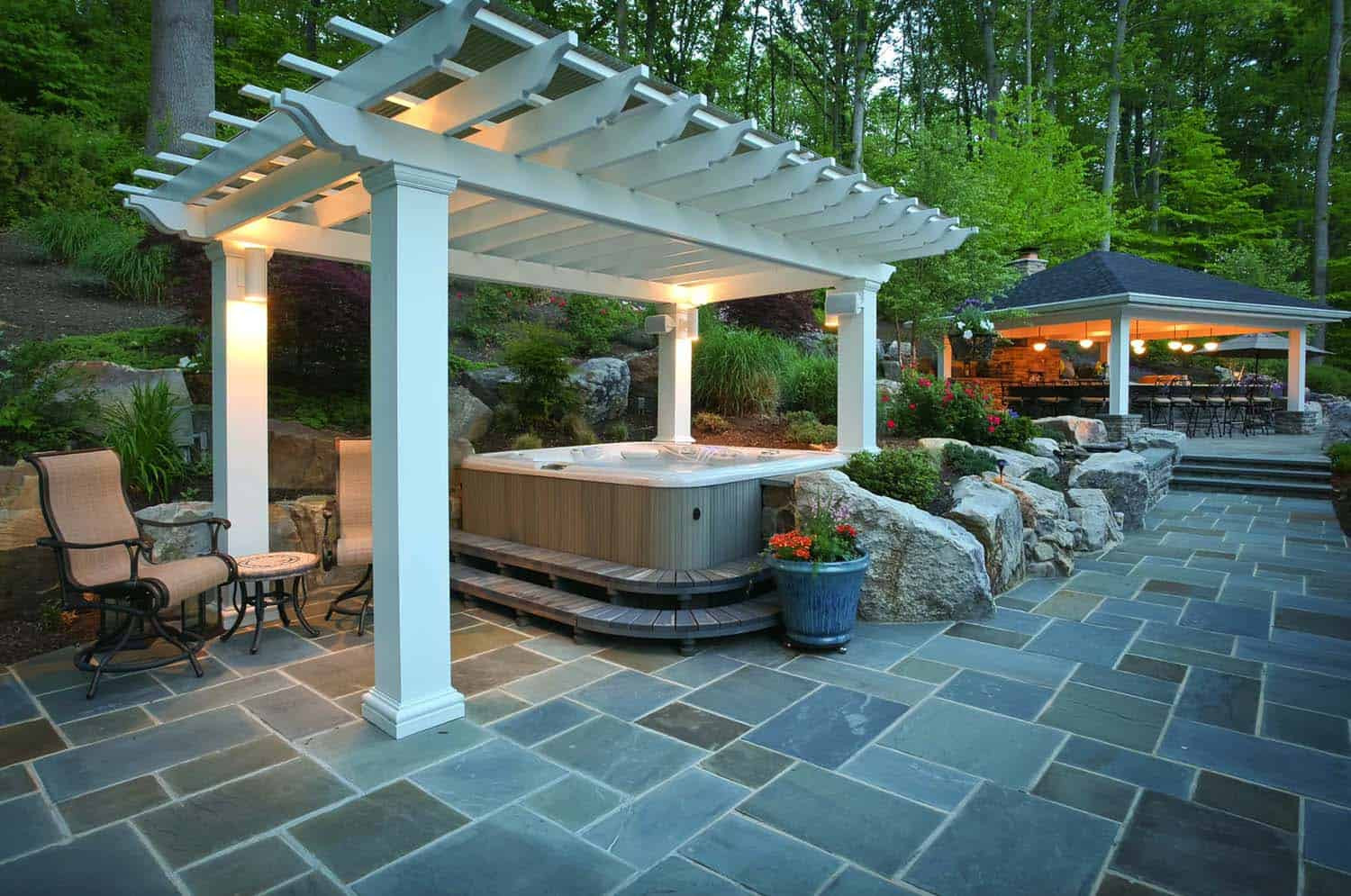 Backyard Hot Tub
 40 Outstanding Hot Tub Ideas To Create A Backyard Oasis