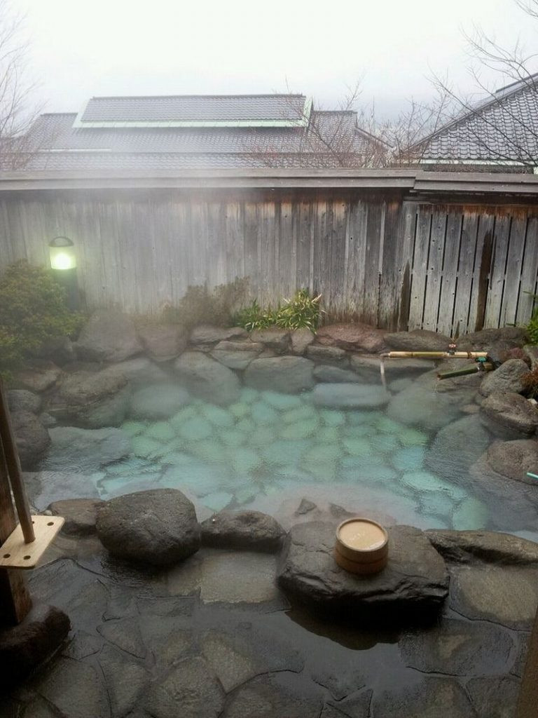 Backyard Hot Tub
 Sizzling outdoor hot tubs that will make you want to