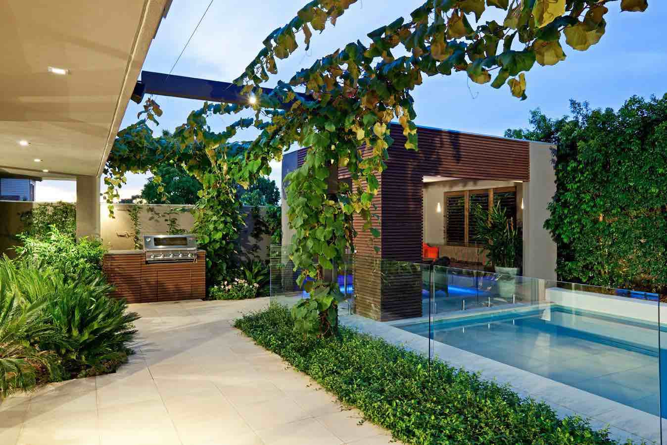 Backyard Ideas For Small Yard
 Small Backyard Home Design Idea