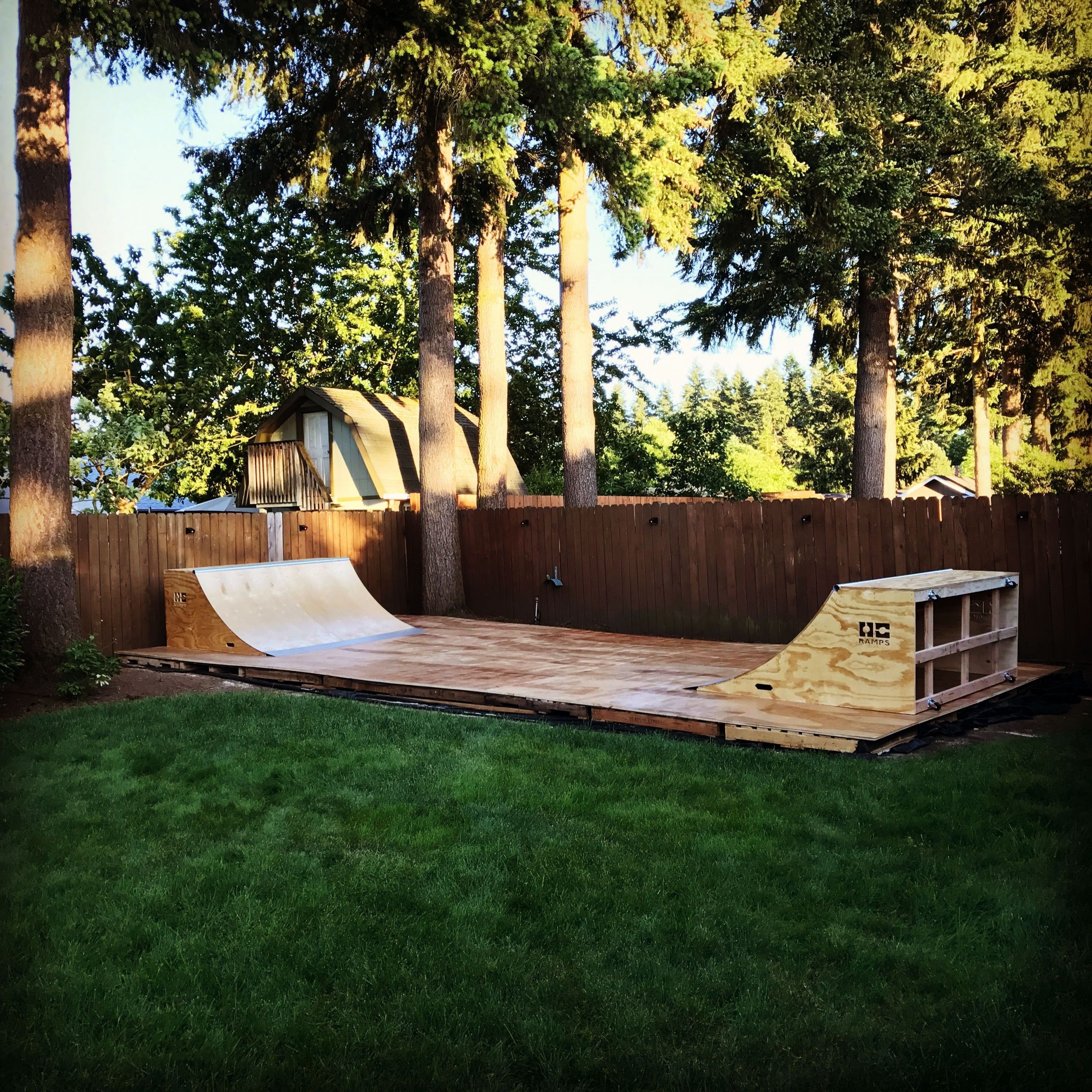 Backyard Mini Ramp
 Backyard skate ramp DIY style