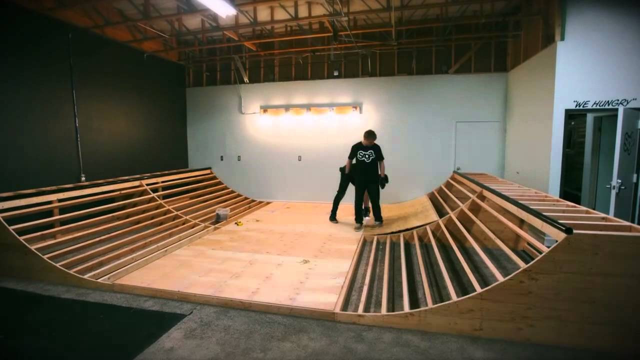 Backyard Mini Ramp
 Building a Mini Ramp In 5 Minutes