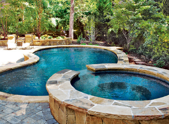 Backyard Pools And Spas
 Swimming Pools & Spas