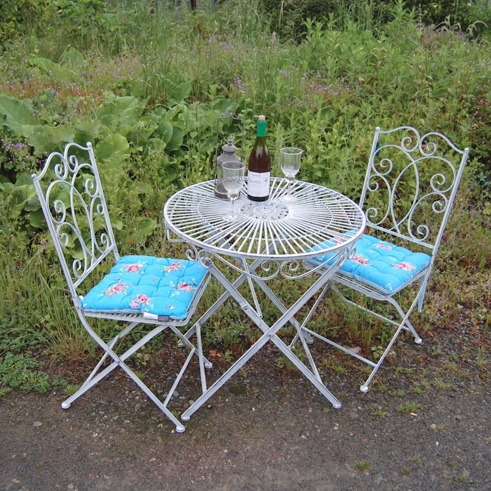 Backyard Table And Chairs
 Metal Shabby Chic Bistro Set Garden Table and Chairs Set