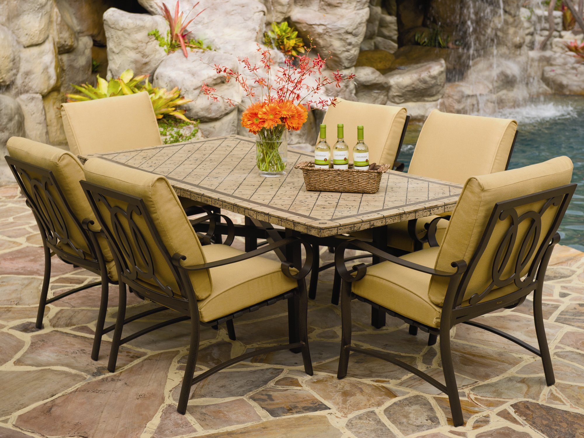 Backyard Table And Chairs
 Stone Patio Tables Ideas – HomesFeed