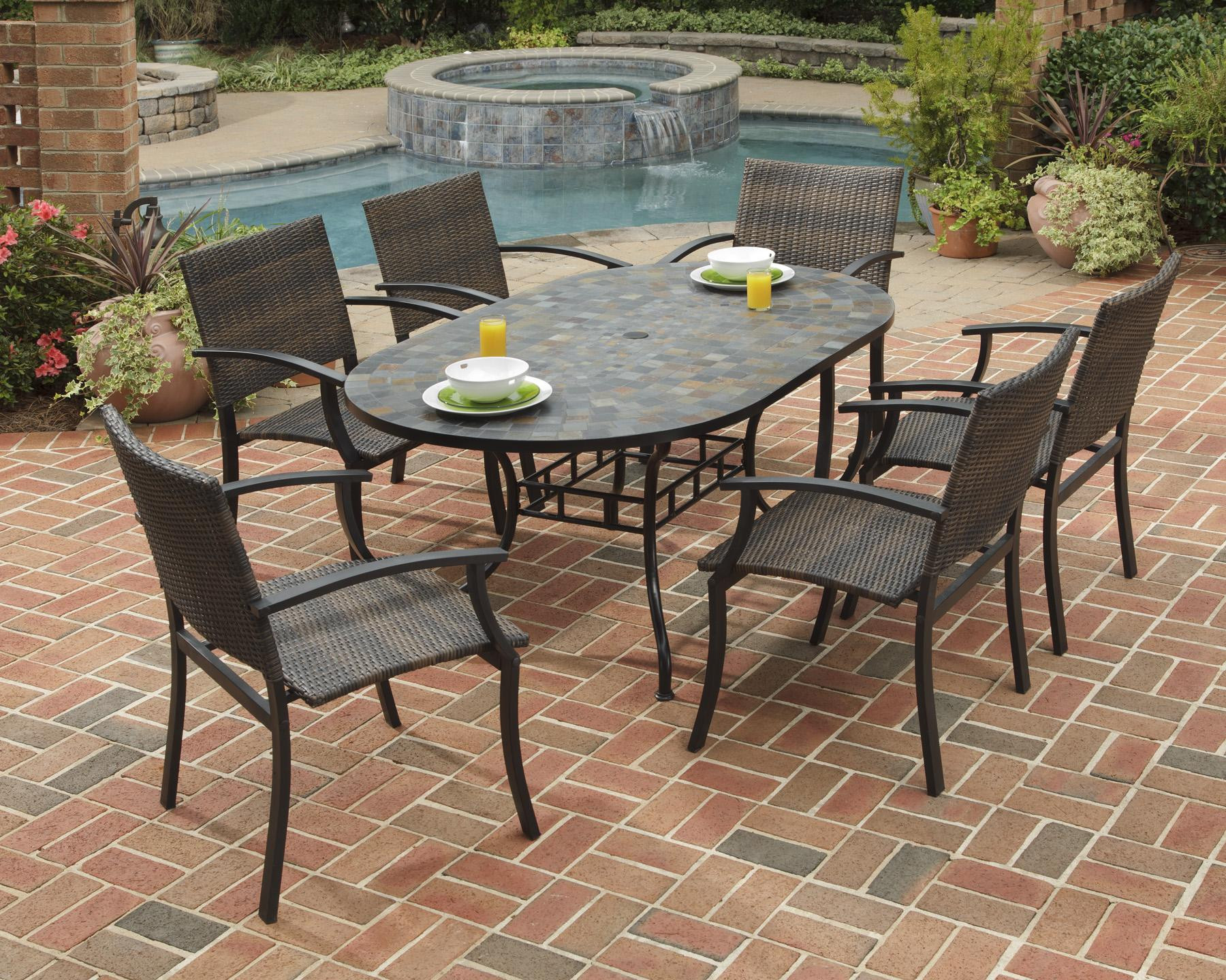 Backyard Table And Chairs
 Stone Patio Tables Ideas – HomesFeed