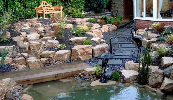 Backyard Water Feature
 41 Inspiring Garden Water Features with Planted Well