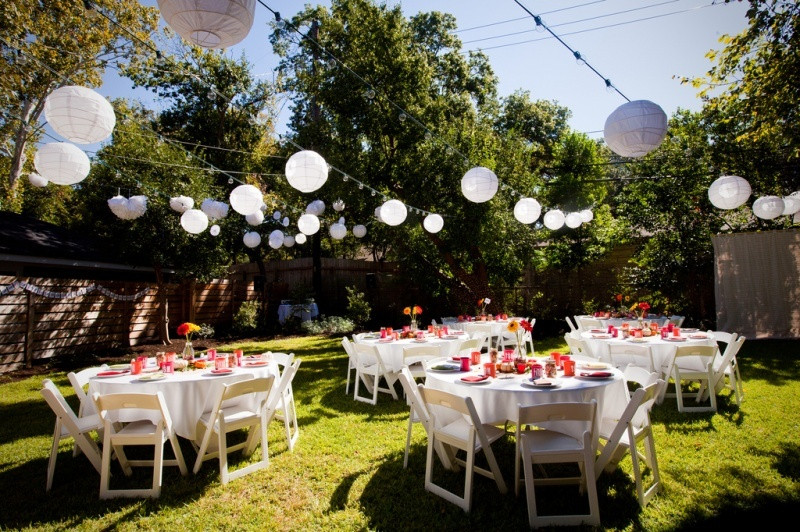 Backyard Wedding Receptions
 6 Simple Tips for Brides to Plan your DIY Backyard Wedding